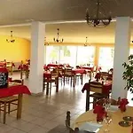 Carre Pau Airport Hotel 3*