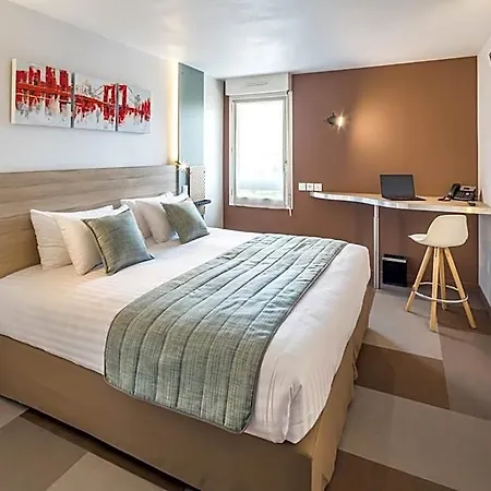 Carre Pau Airport Hotell Serres-Castet