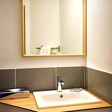 Hotell Carre Pau Airport 3*