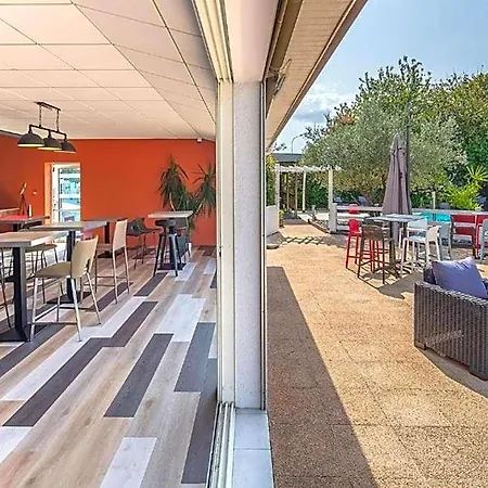 Carre Pau Airport 3* Serres-Castet