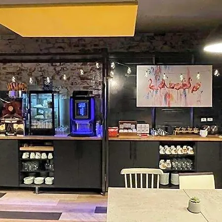 Carre Pau Airport 3*