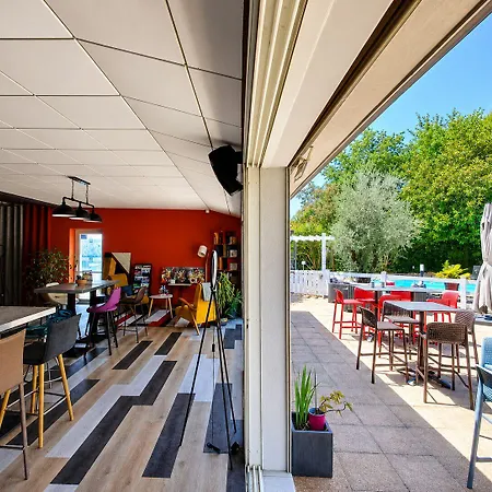 Carre Pau Airport Serres-Castet