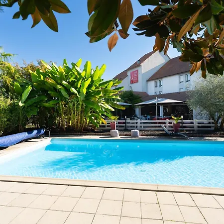 Hotel Carré Pau Airport Serres-Castet