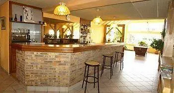Carre Pau Airport Hotell 3*