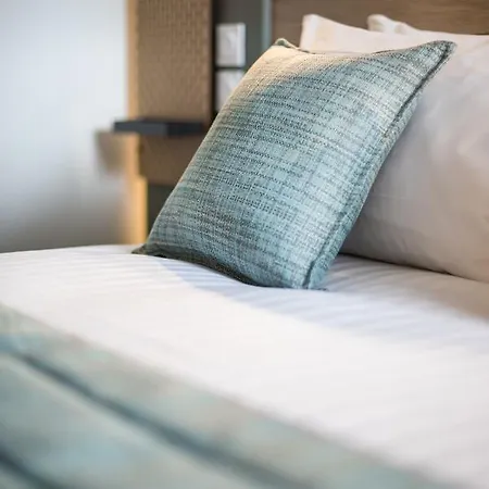 Hotell Carre Pau Airport Serres-Castet