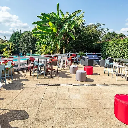 Carre Pau Airport 3*