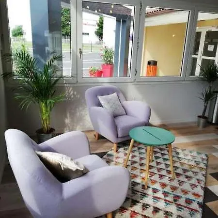 Carre Pau Airport Hotell