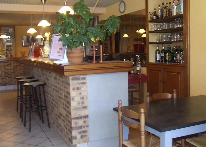 Carre Pau Airport Hotel 3*