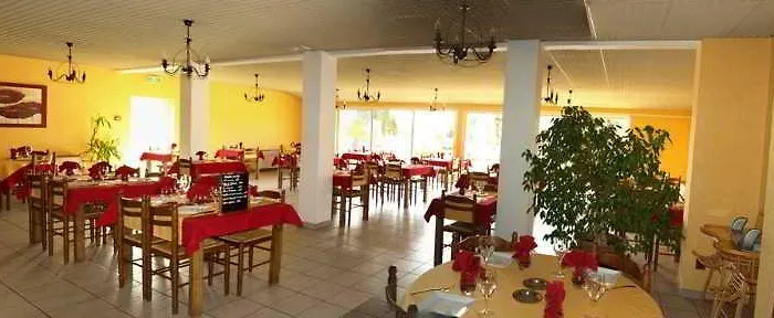 Carre Pau Airport Hotel 3*