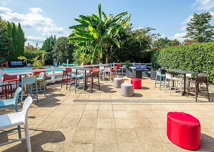 Carre Pau Airport 3*